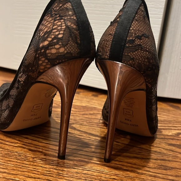 Women’s BCBGMAXAZRIA high heeled shoes - Picture 4 of 4